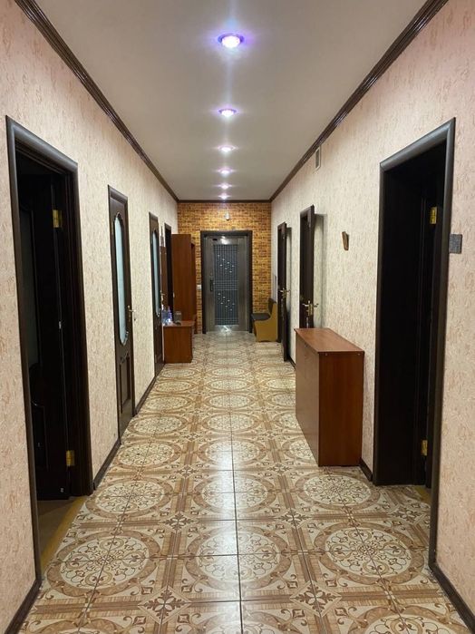 Оренда 1-го поверху будинку (100 м²) + Склад (30 м²)