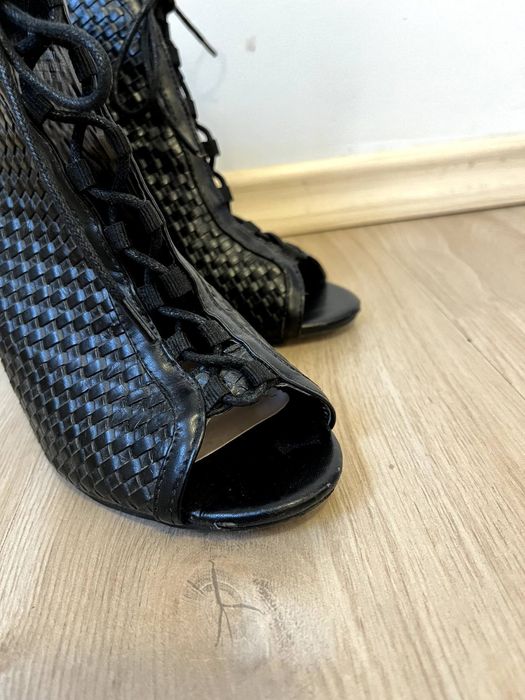 Ботильйони чорні