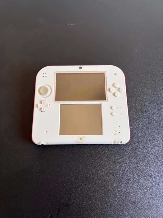 Nintendo 2DS Branca/Vermelha com 100+ Jogos