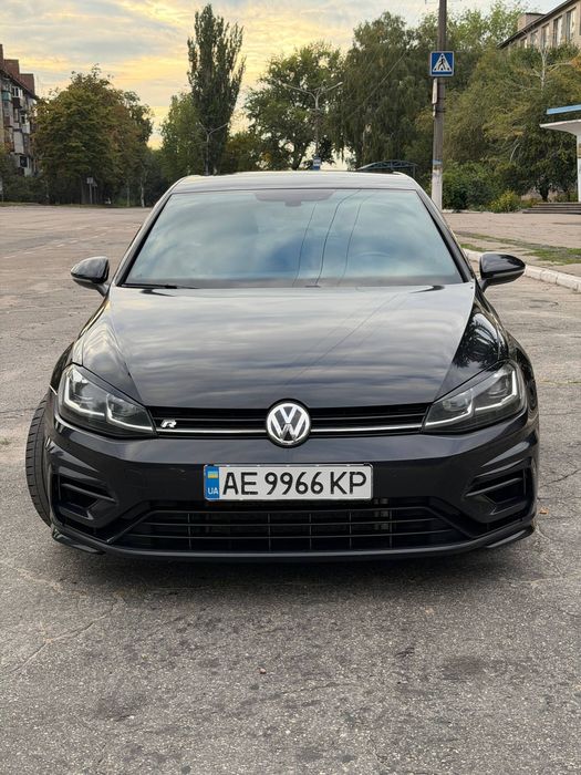 Продам Volkswagen Golf R