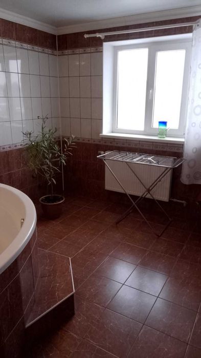 Здам на довгий термін будинок в Івано-Франківську по вул. Січинського.