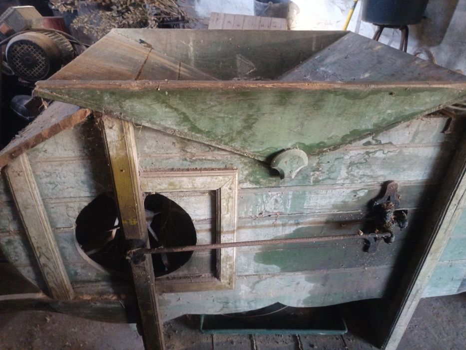 Vende se tarara usada