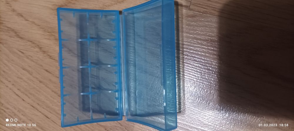 Контейнер для батареек 18650