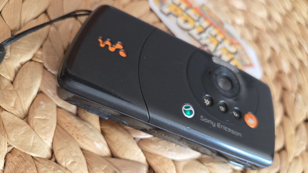 Sony Ericsson w810i z ładowarką T-Mobile,  kolekcjonerski