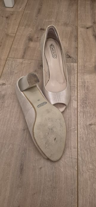 Buty na obcasie damskie