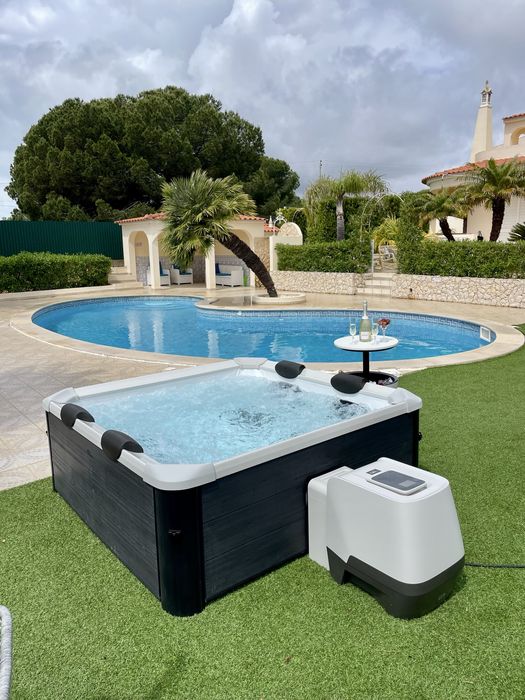 Jacuzzi/ Hot Tub  - Novos