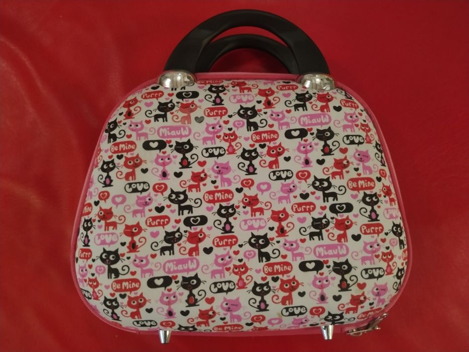 Mała walizka/torebka w kotki