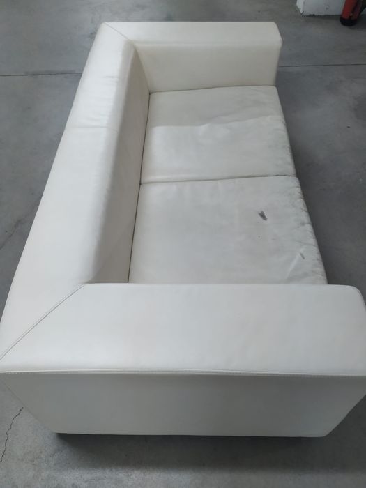 Sofá de sala com puff