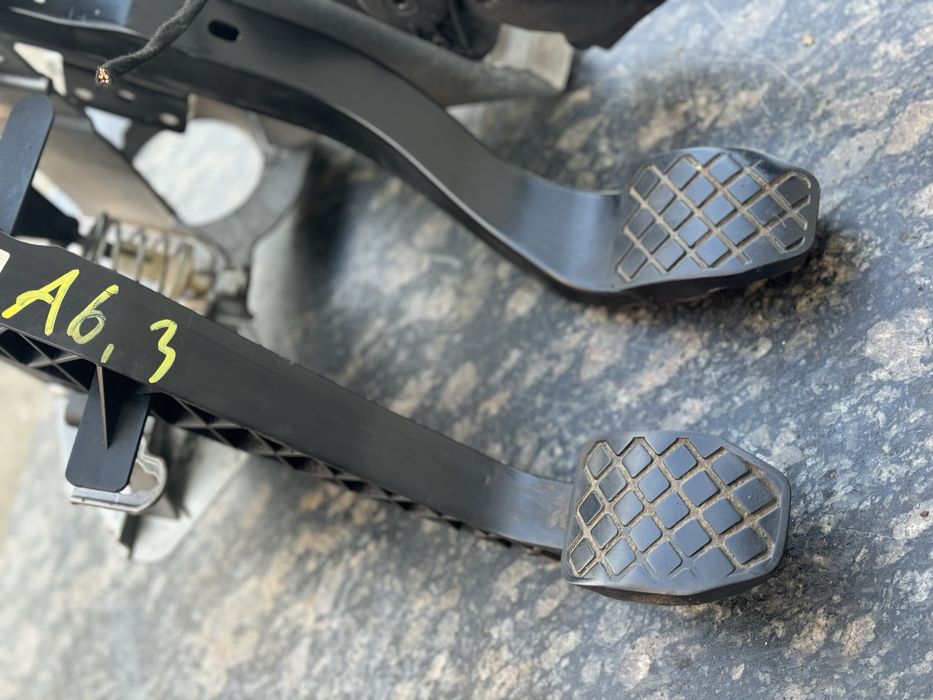 Педалі Audi a6 c6 механіка газ тормоз щеплення ауді а6 с6 педалі ауді