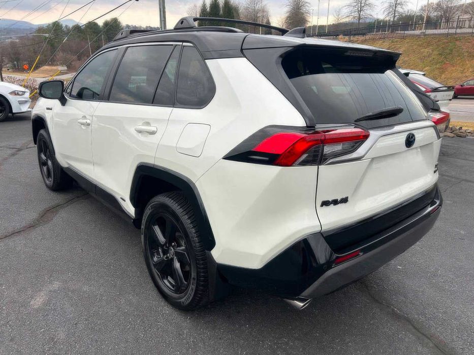 Toyota RAV4 XSE      2021