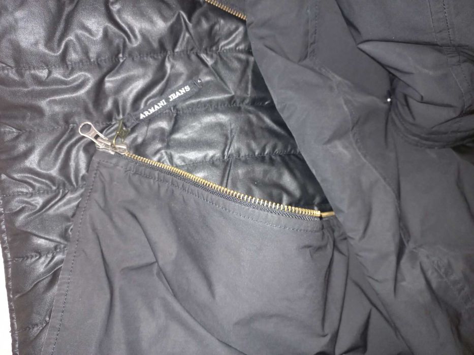 Продаю куртку Armani Jeans