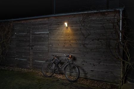 Lampa LED z czujnikiem ruchu Ledvance Endura Pro Spot Sensor 8W 4000K IP55 outdoor
