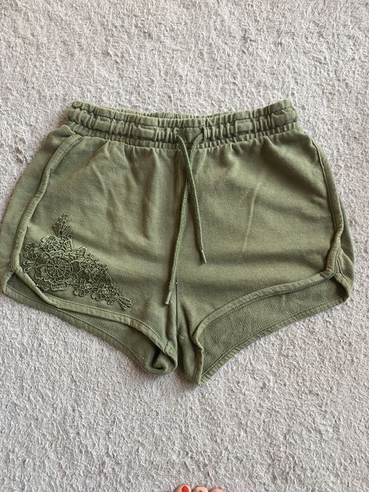 Krótkie spodenki 146 cm