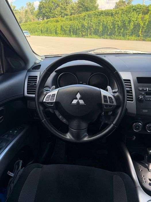 Mitsubishi Outlander XL 2012 року