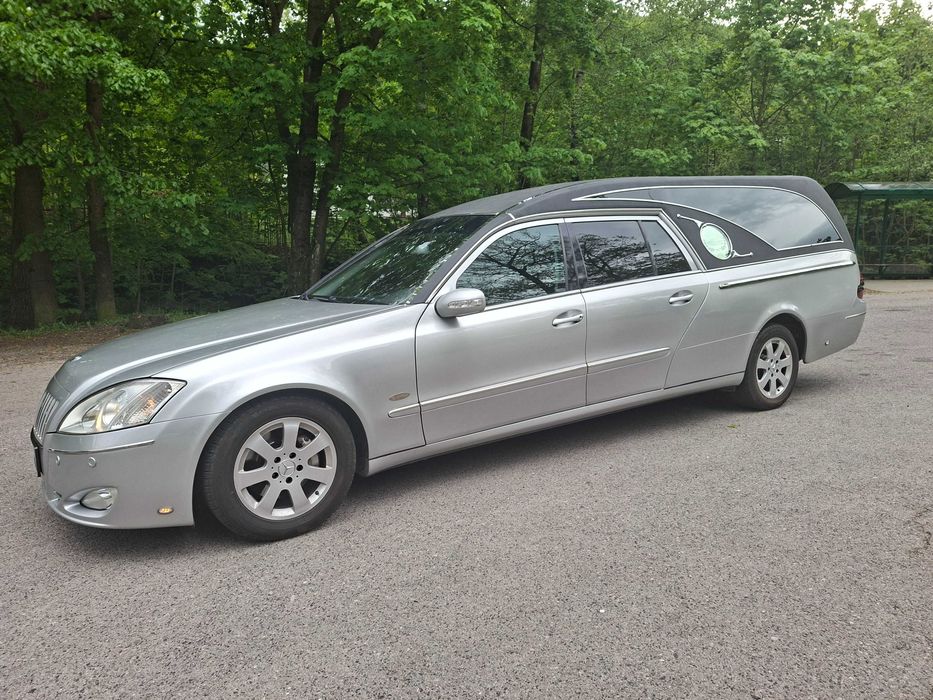 Karawan pogrzebowy Mercedes Benz