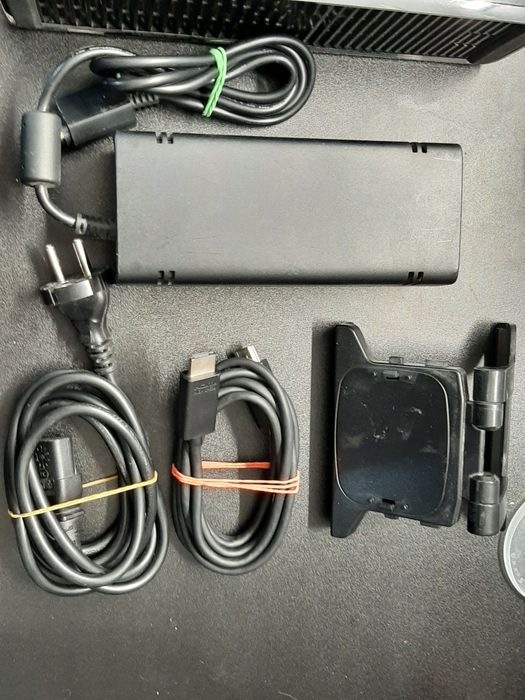 Xbox 360 250gb 2xpad kinect stojak okablowanie komplet
