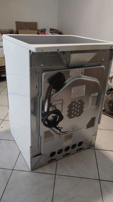 Piec elektryczny  ceramiczna Amica 618CE3.333HQ(W)