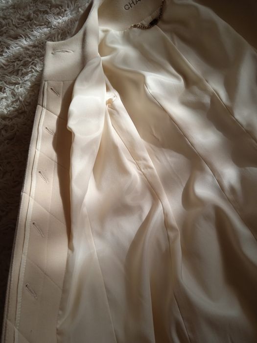 Жіноче пальто молочне