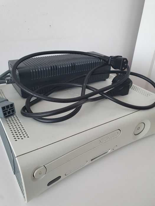 Konsola Xbox 360 Biała + zasilacz