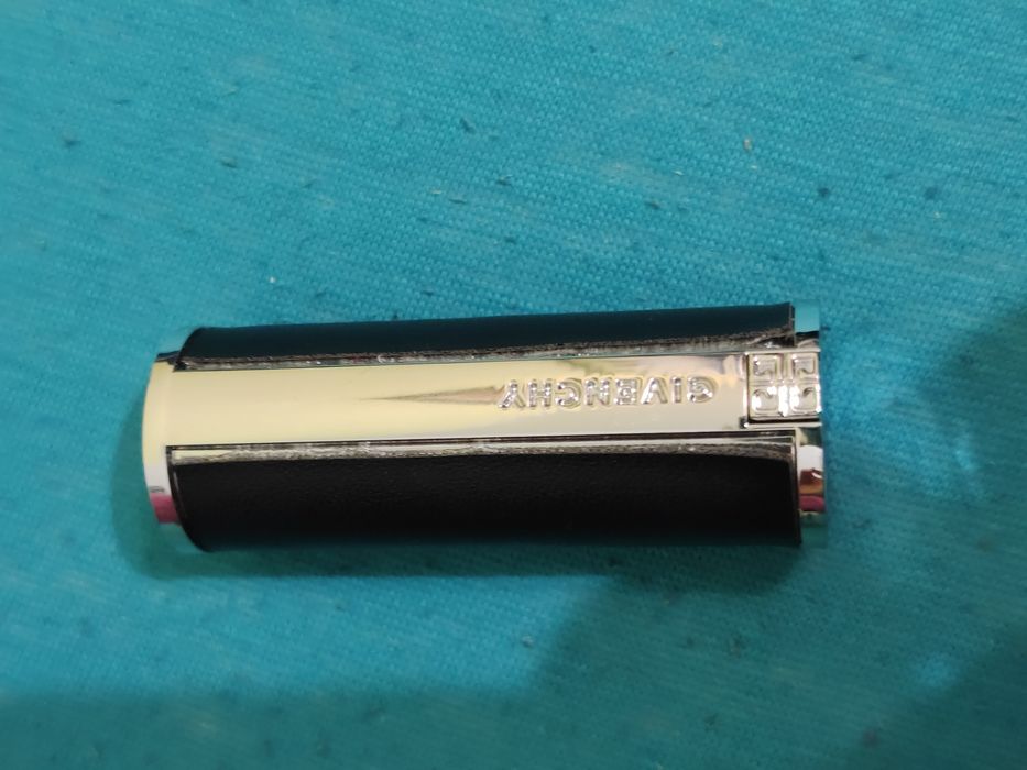 Givenchy 1,5g pomadka