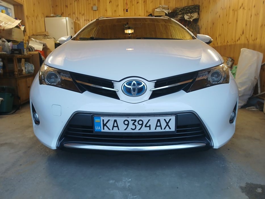 Toyota Auris Touring Sport hybrid, 2014 1,8, універсал