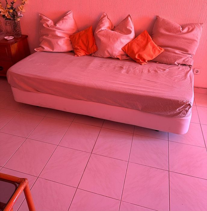 Futon branco  praticamente novo
