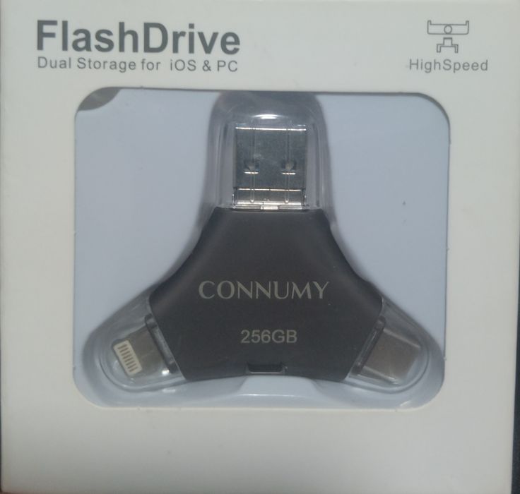 USB-флеш-накопичувач бренду CONNUMY з ємністю 256 ГБ.