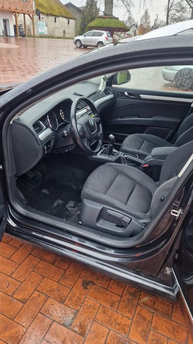 Skoda Superb sprowadzona zarejestrowana  super stan.