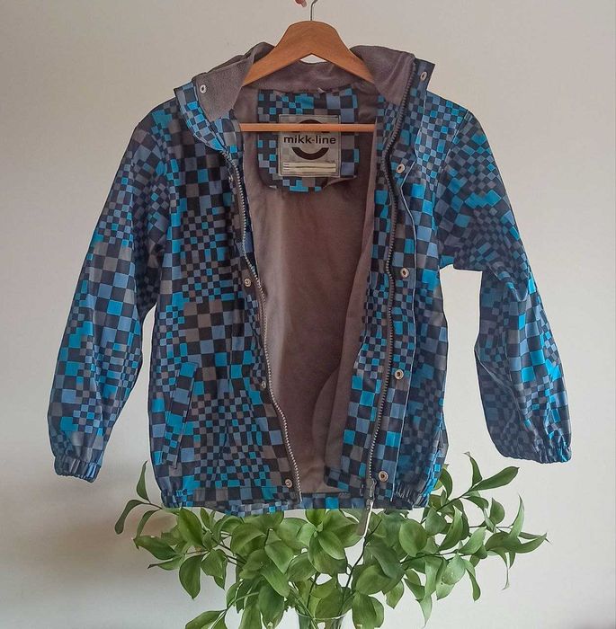 Waterproof jacket for a boy
8 years / 128 cm