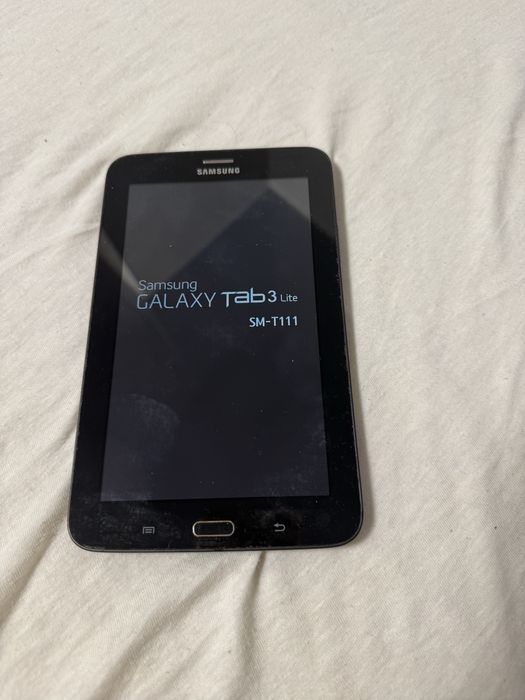 Планшет Samsung Tab 3 SM-T111