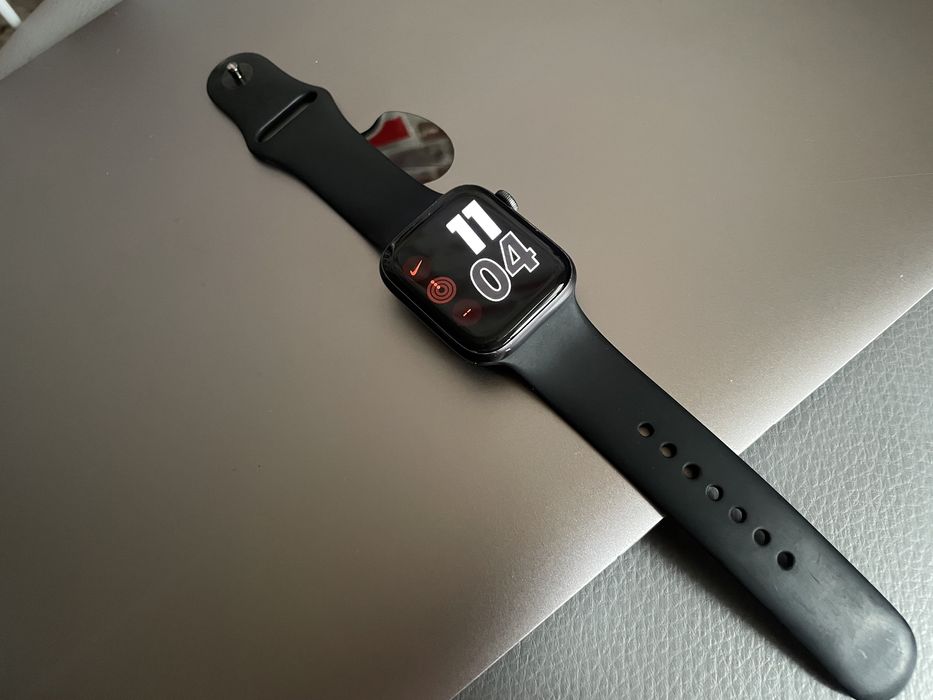 Apple Watch se 44mm LTE