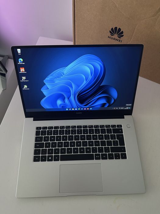 Matebook Ryzen 7 5700U 16gb ram 512gb ssd  win11 huawei