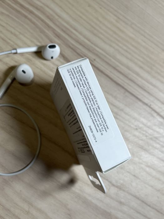 Apple EarPods lightning