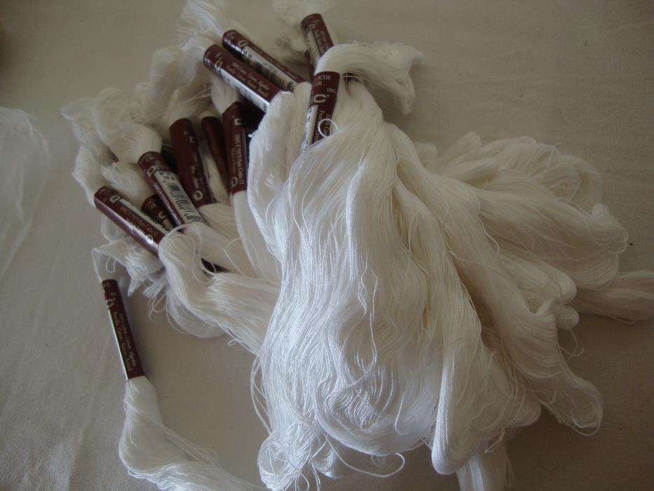 12 Molhos de Fio Branco para bordar, GMC (Novos)