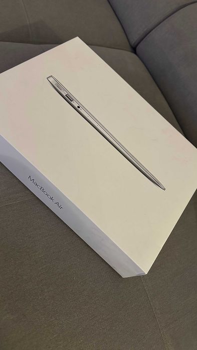 Apple MacBook Air 13" 2017 | 8 GB RAM | 128 GB SSD | Stan bardzo dobry