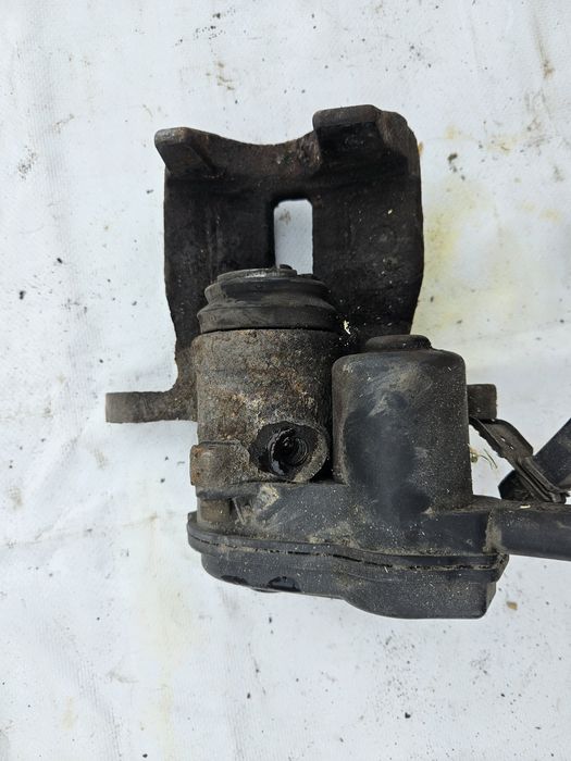 Zacisk tylny Audi a7 c7  4g 2012 3.0 tdi cena za szt