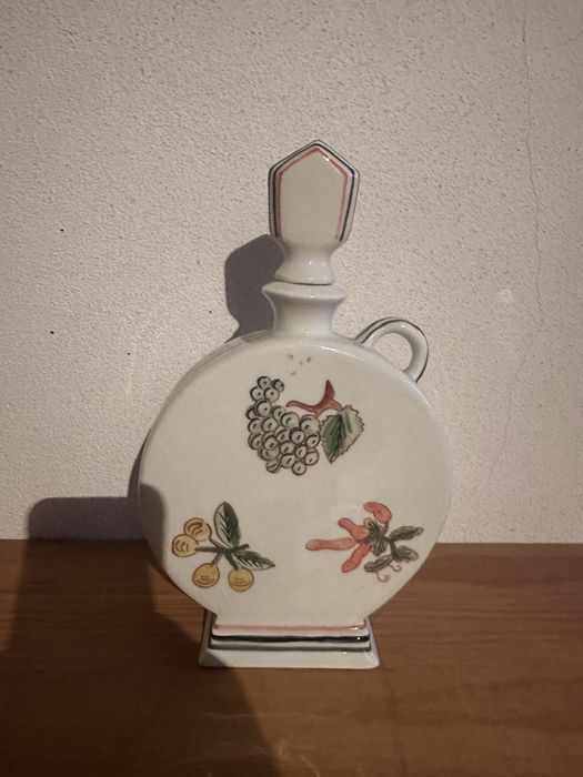 Garrafa antiga pintada à mão