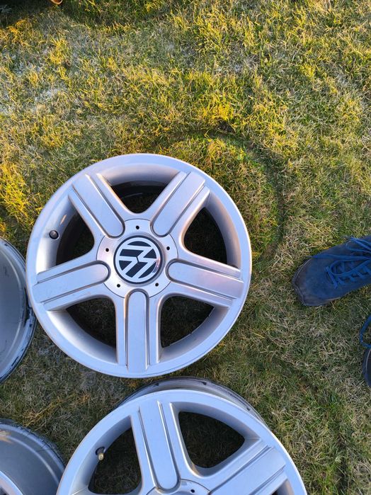 Felgi 15 VW Polo Beetle Fox golf 5x100