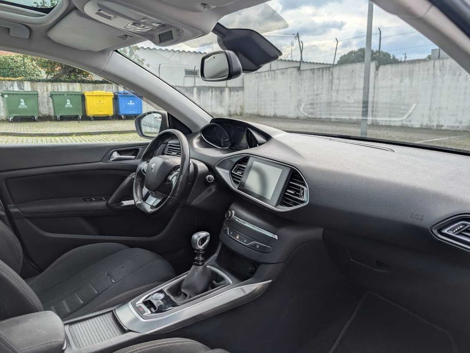 Peugeot 308 1.6 HDi – Teto Panorâmico – Económico