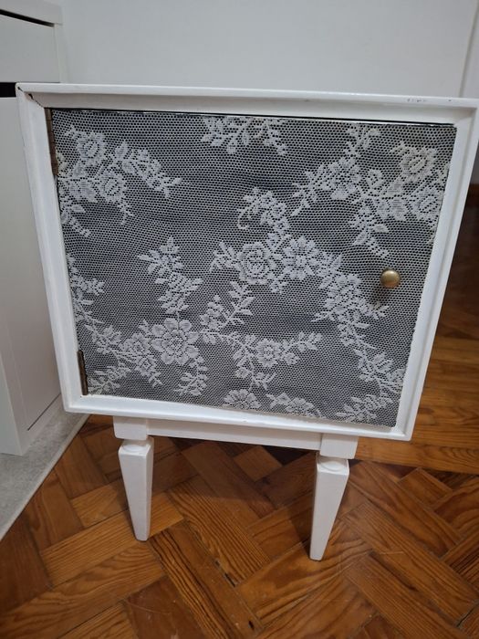 Mesinha cabeceira recuperada