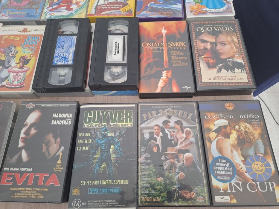 Kasety VHS (kasety video) zestaw.