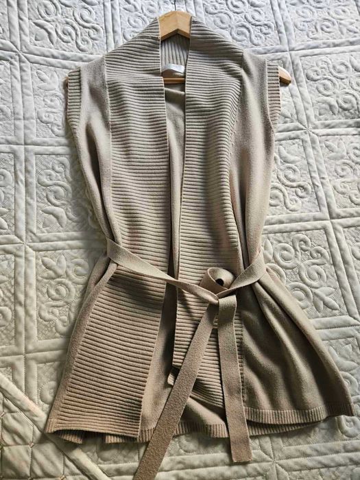 Жіночий стильний трикотажний жилет-кардіган