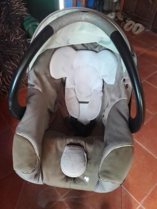 Vendo cadeira de bebe para carro