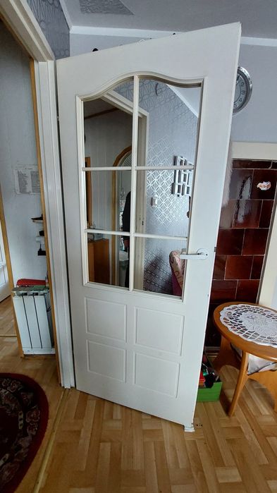 Drzwi 80 białe z lustrem