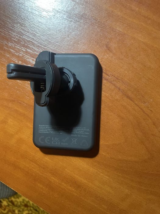 магнітний автомобільний тримач із дротовою зарядкою MagSafe