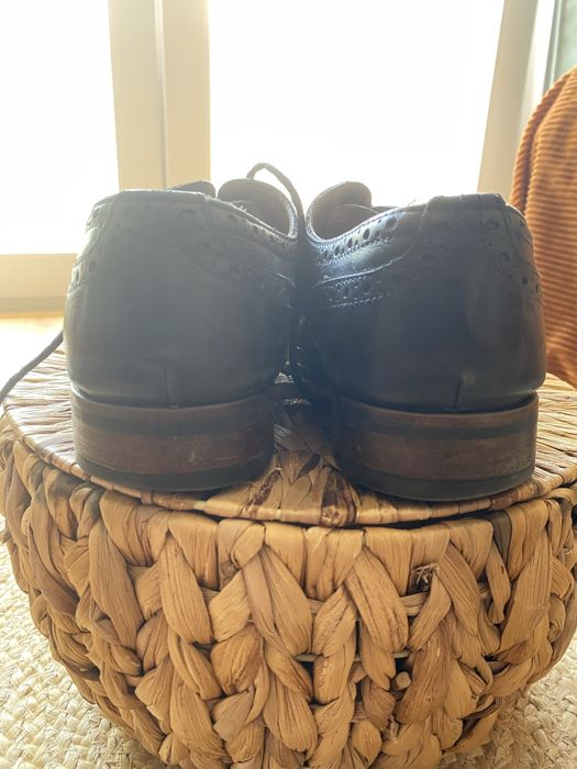 Sapatos pretos da Massimo Dutti