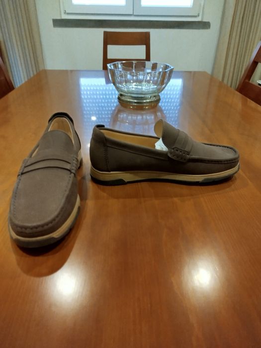 Vendo mocassins homem castanhos em pele n.40