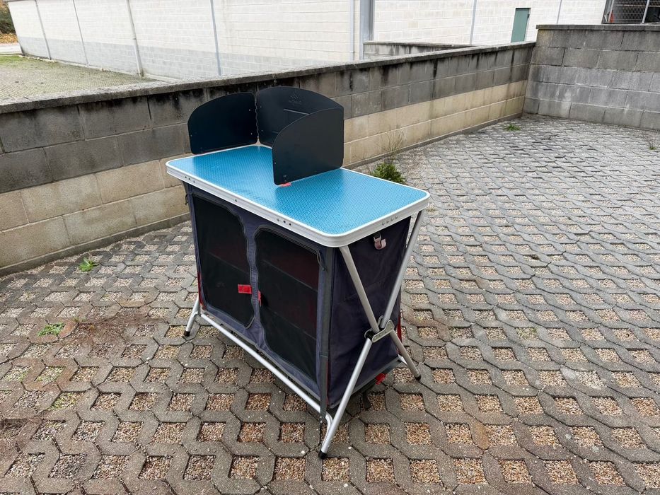 Mesa de apoio de campismo decathlon