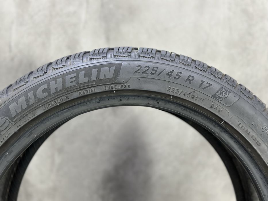 Зимові шини Michelin Alpin6 225/45 R17 94V XL