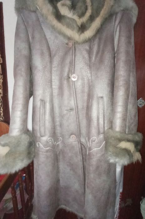 Продам дублёнку женскую срочно